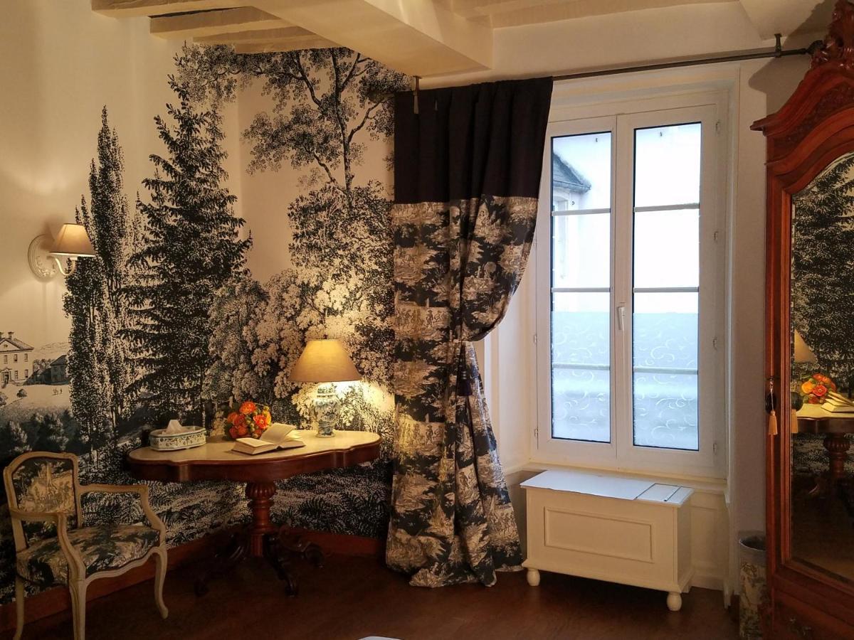 Logis Les Remparts Bed & Breakfast บาเยอ ภายนอก รูปภาพ